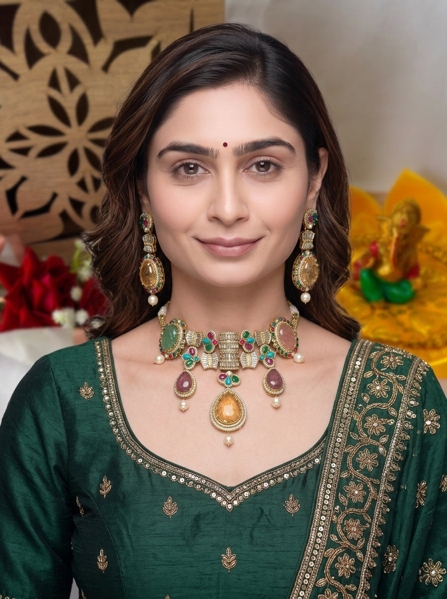 Gold Tone Necklace And Earrings Set