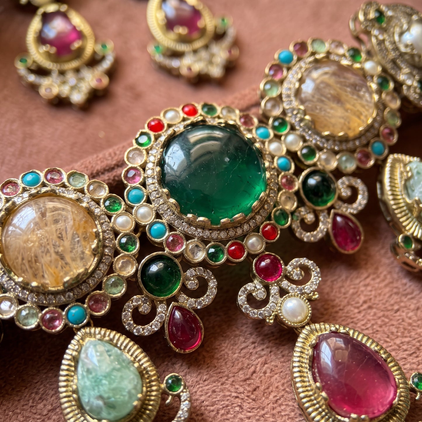 Gold Tone Alloy Necklace And Earring Set