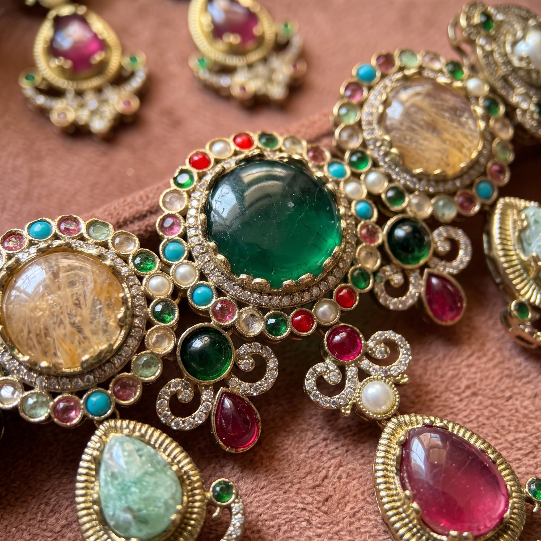 Gold Tone Alloy Necklace And Earring Set