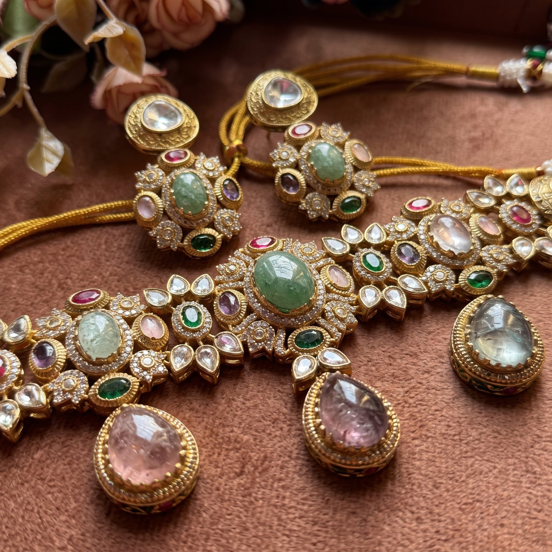 Gold Toned Choker Necklace And Stud Earrings Set