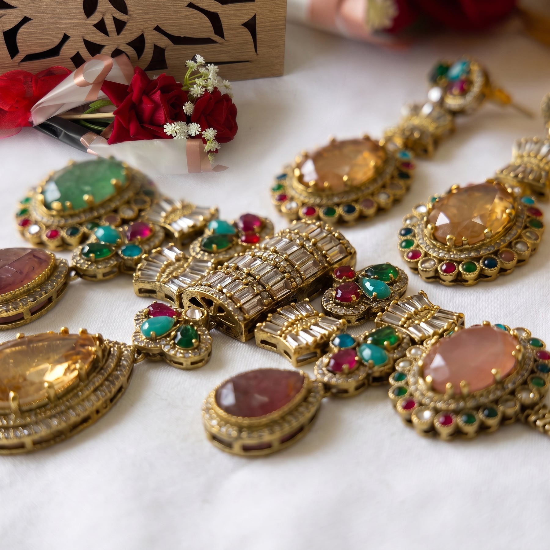Gold Tone Necklace And Earrings Set