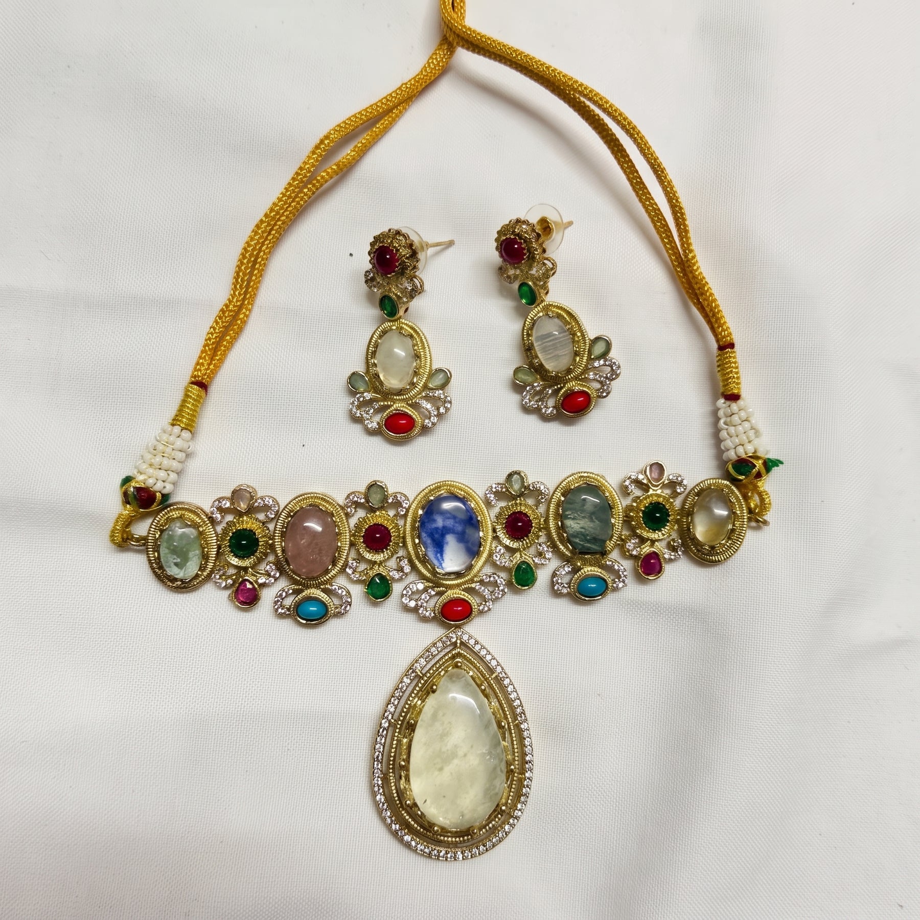 Gold Tone Necklace And Earrings Set