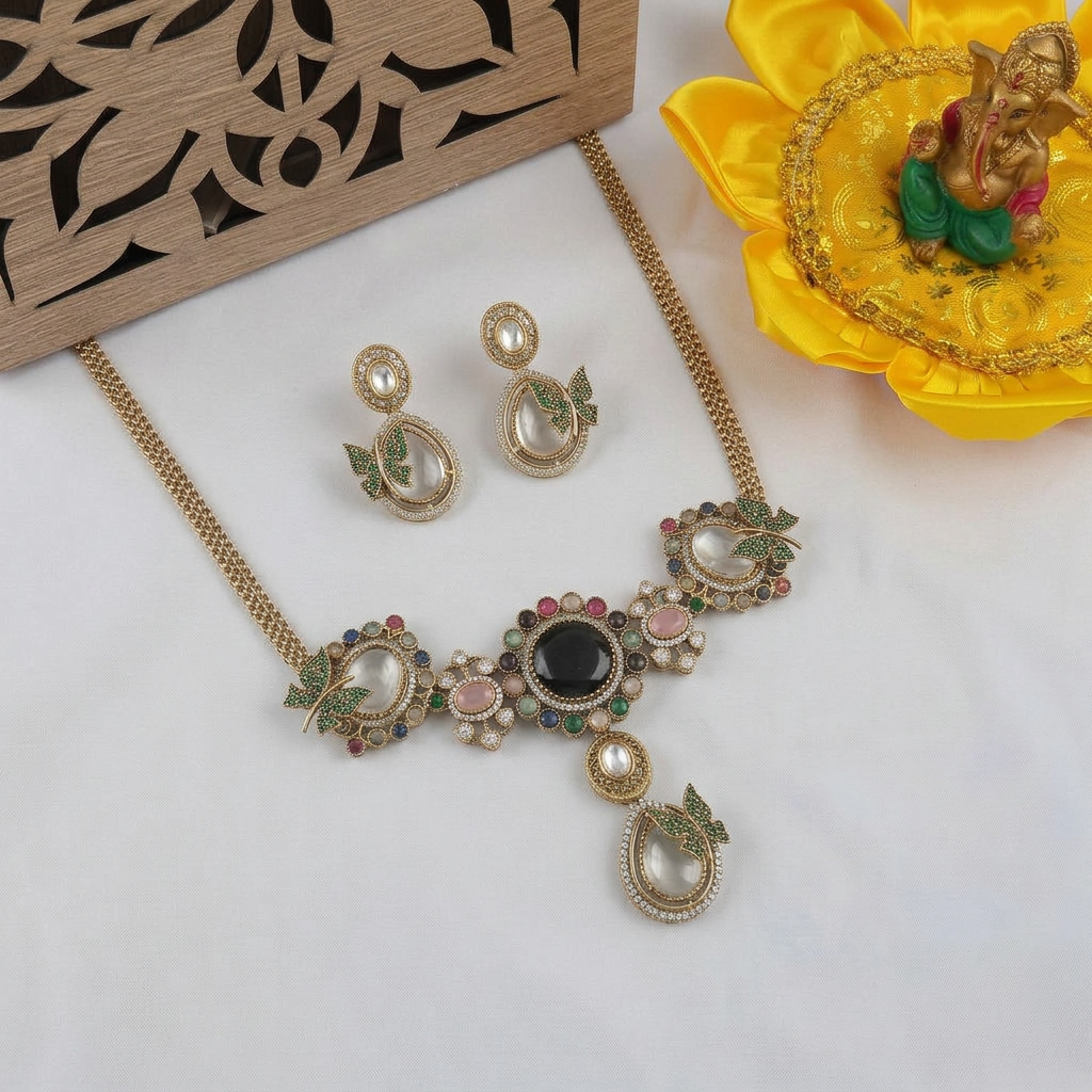 Gold Tone Necklace And Earrings Set